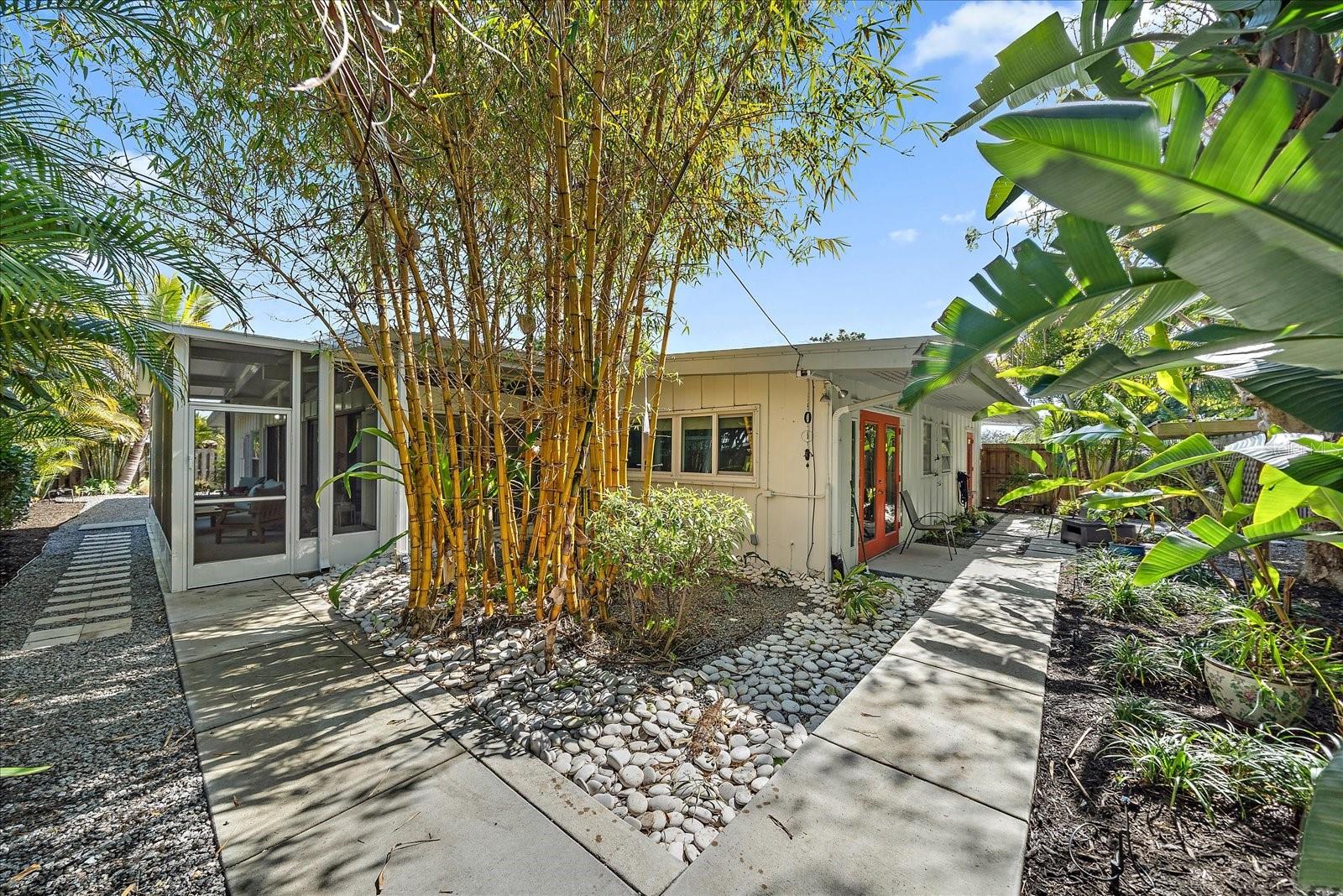 SOUTH GATE - Residential