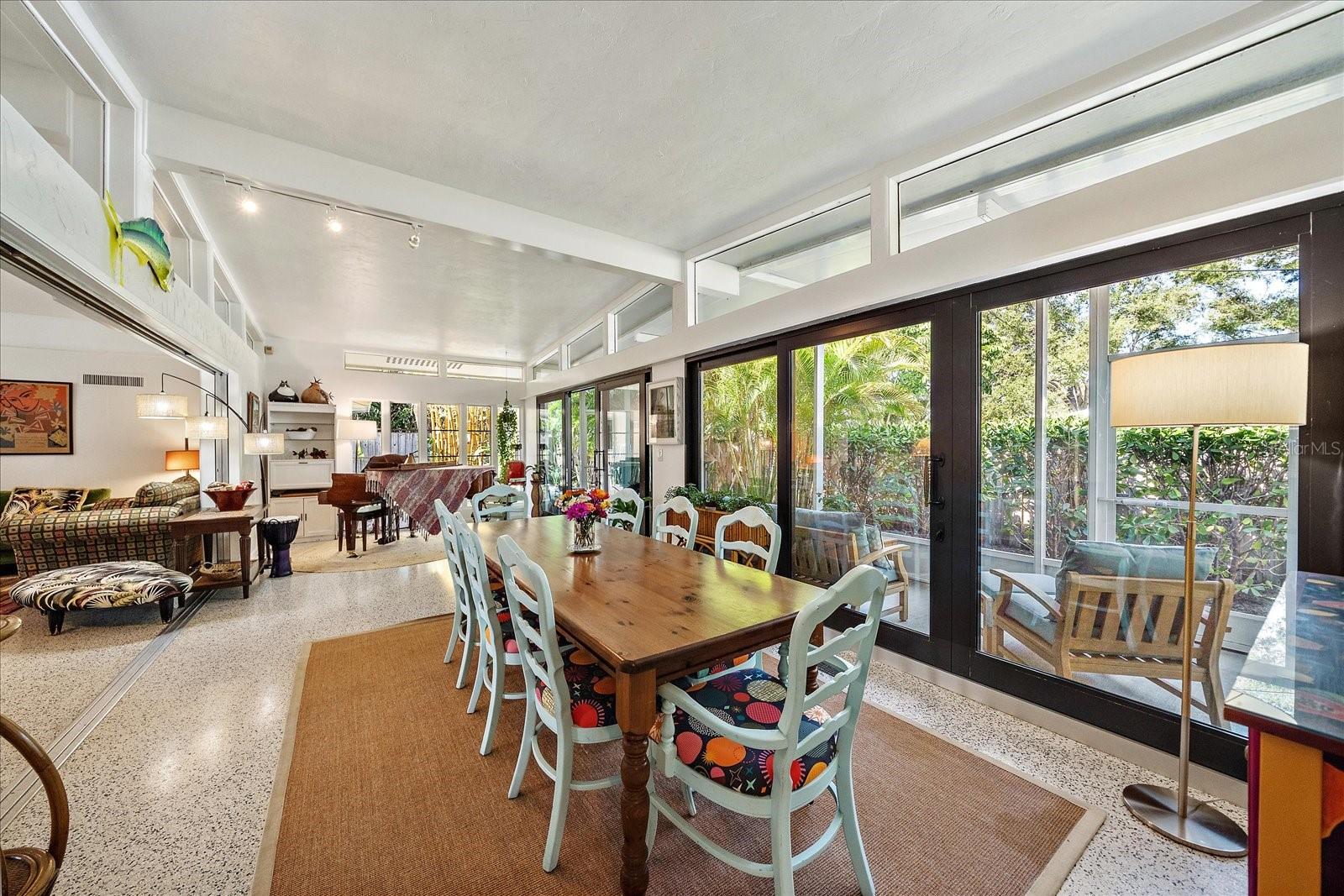 SOUTH GATE - Residential