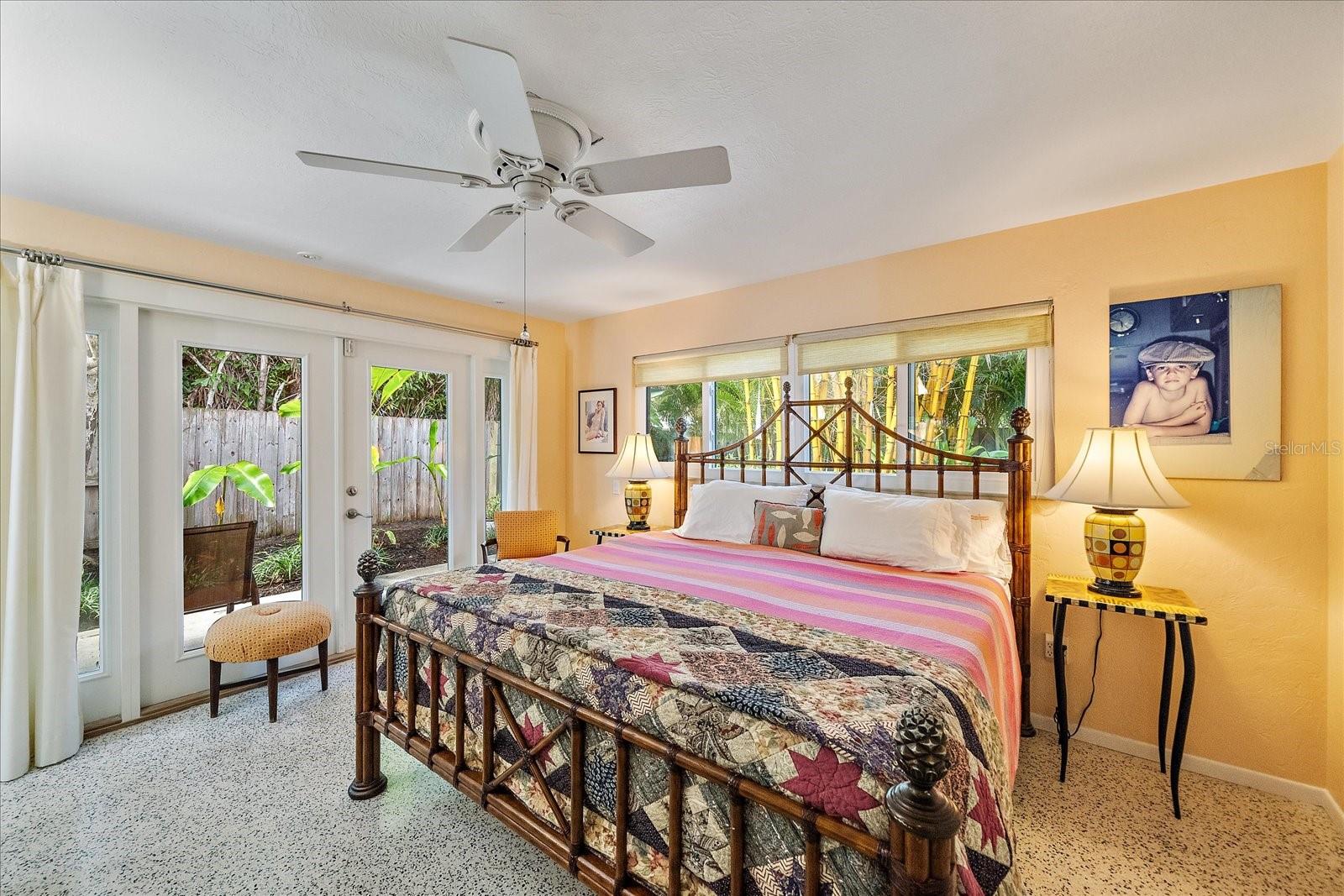 SOUTH GATE - Residential