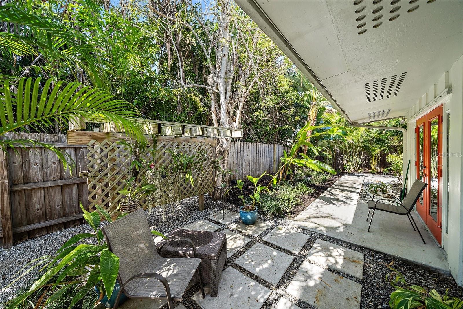 SOUTH GATE - Residential