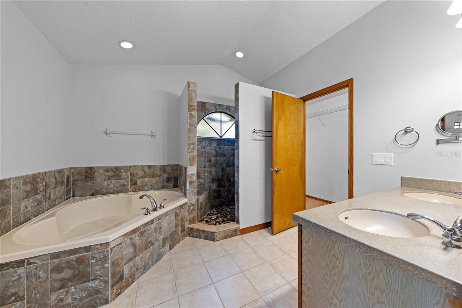 BAY LAKE RANCH UNIT 3 - Residential