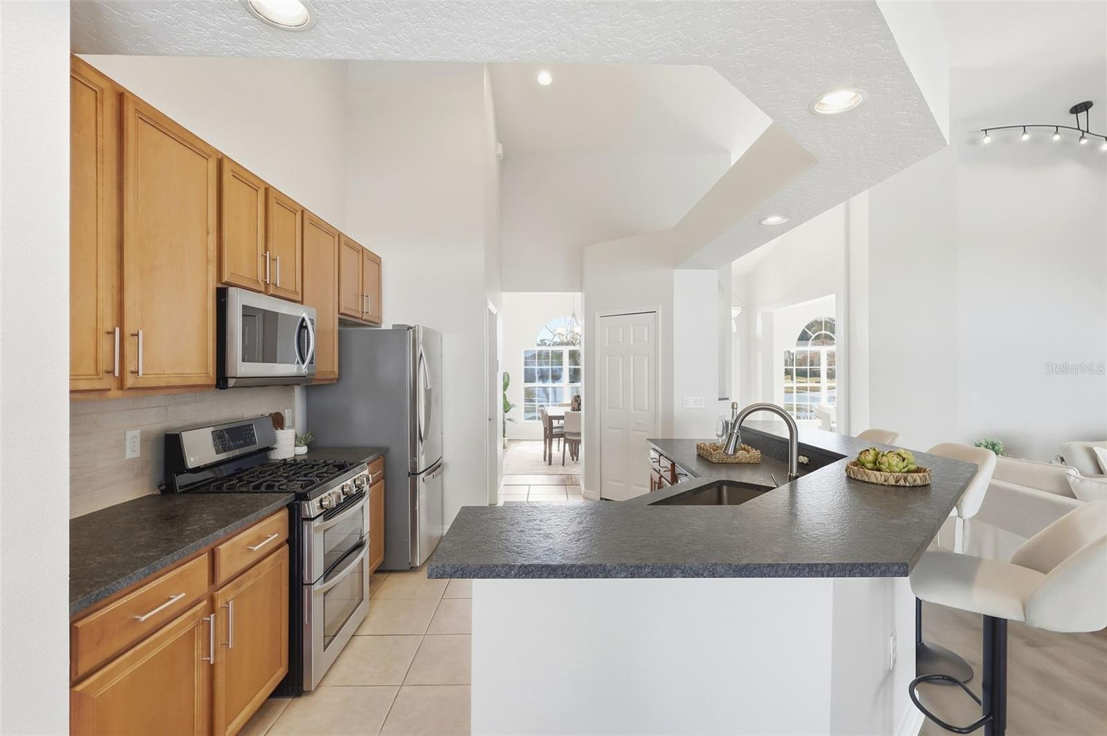 CRYSTAL COVE - Residential