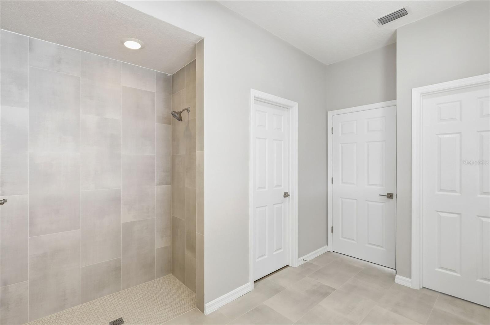 CRYSTAL COVE - Residential