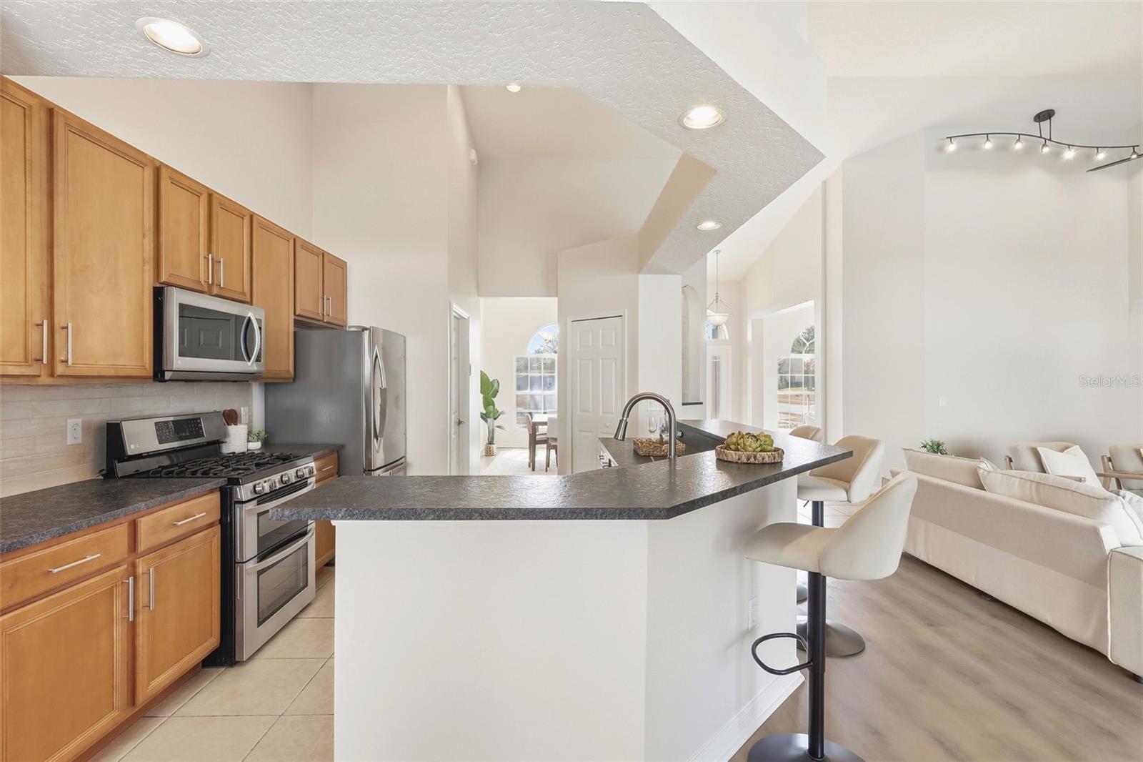 CRYSTAL COVE - Residential