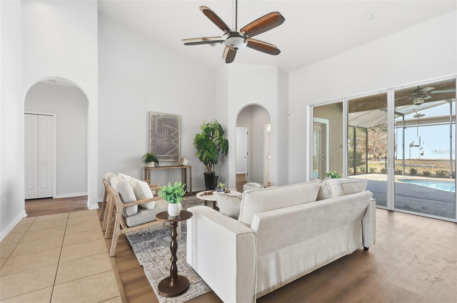 CRYSTAL COVE - Residential