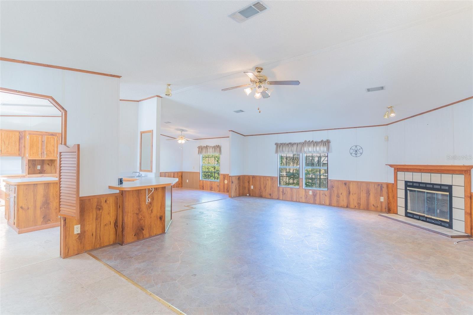 3606 LAZY LAKE DRIVE S