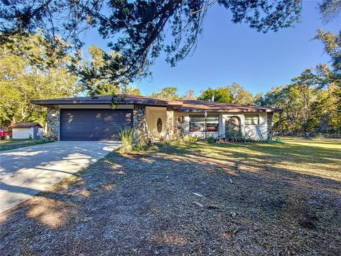 A home in DUNNELLON