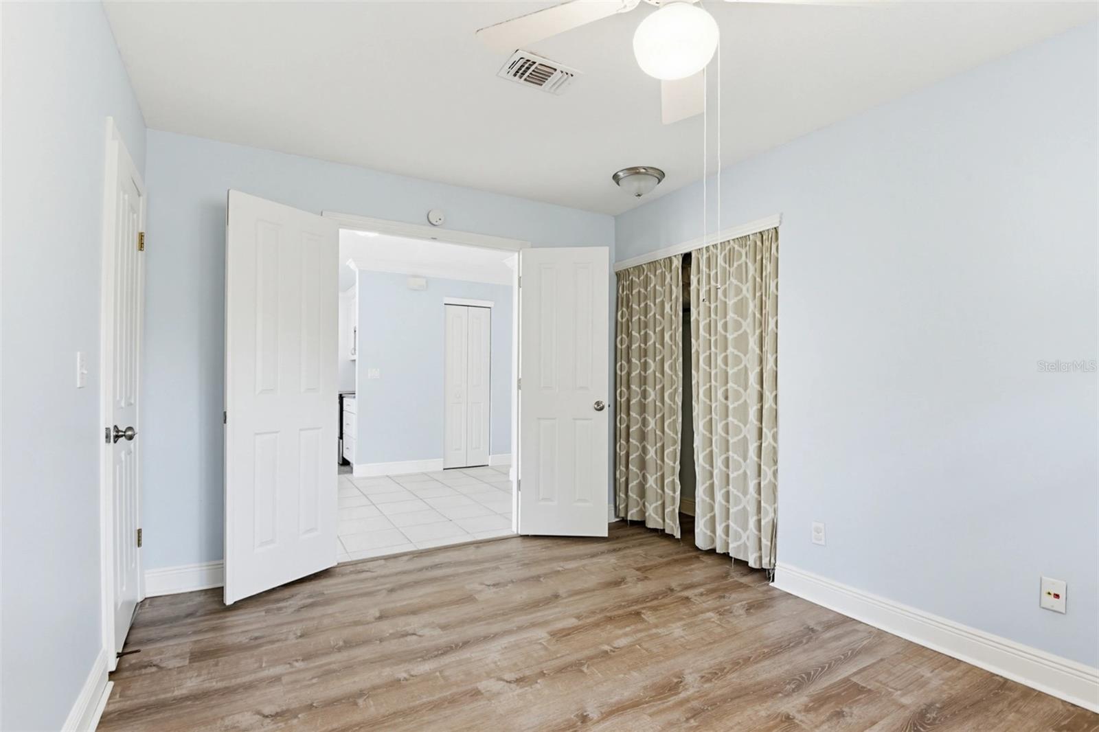 INLET SHORES - Residential