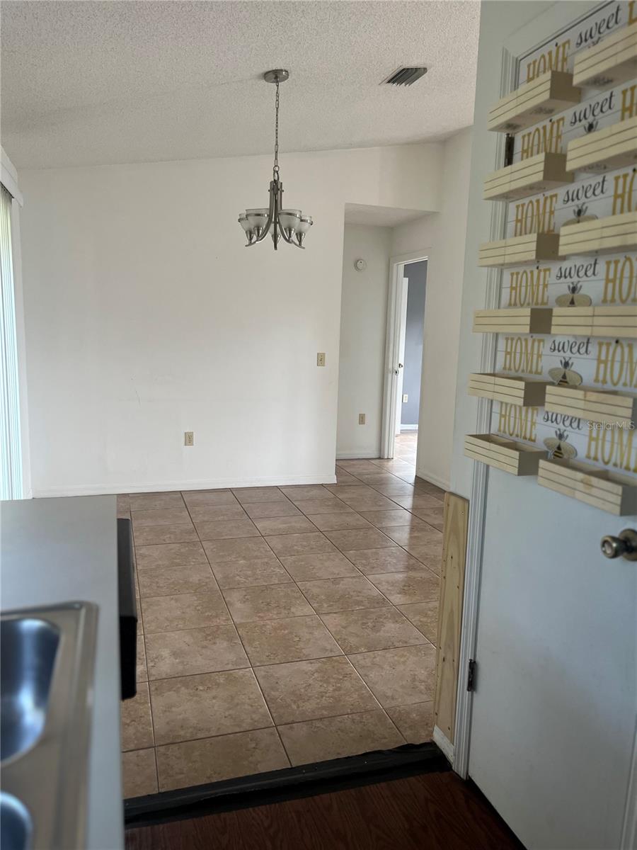 TRIANGLE ACRES SUB - Residential Lease