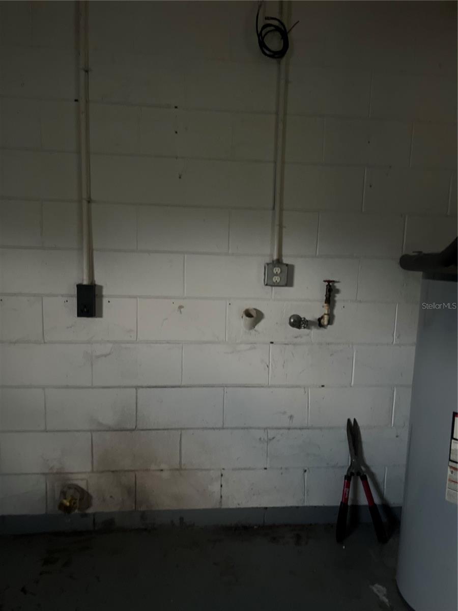 TRIANGLE ACRES SUB - Residential Lease