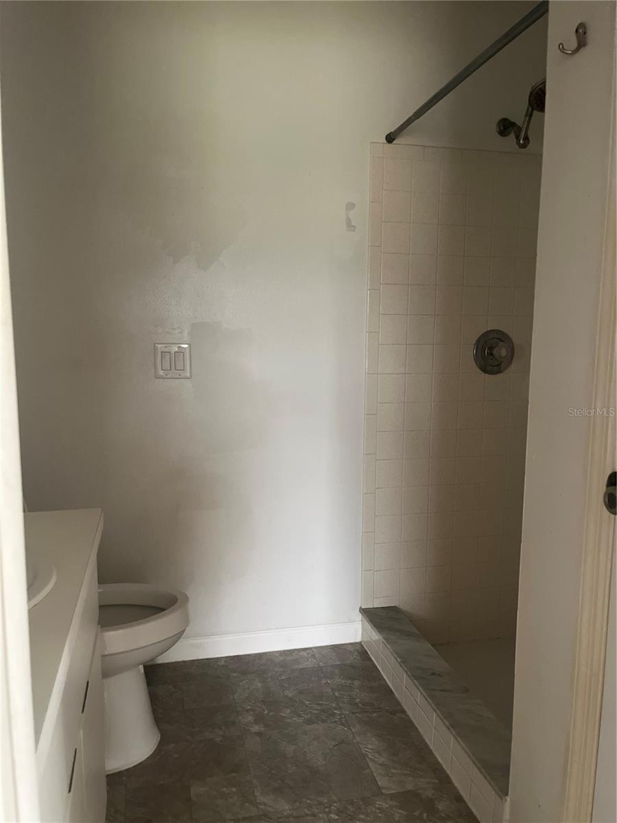 TRIANGLE ACRES SUB - Residential Lease