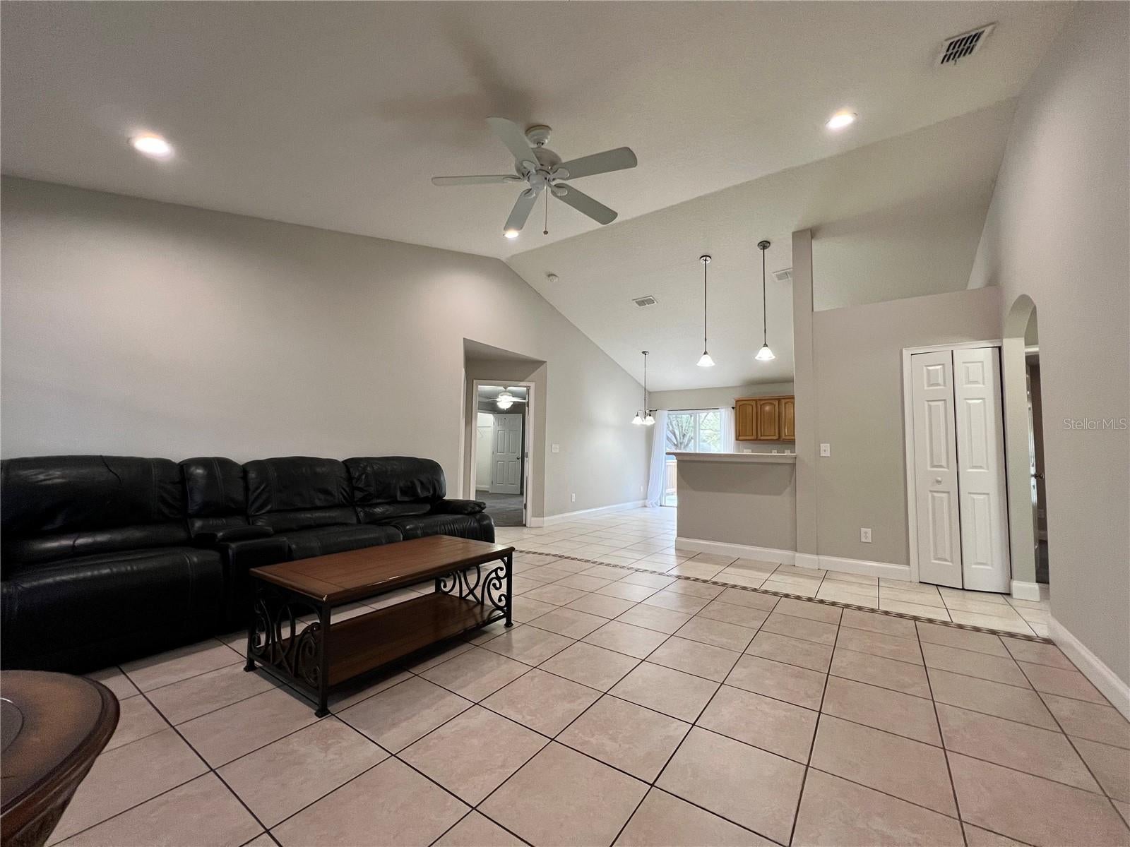2336 W ORANGE ROAD