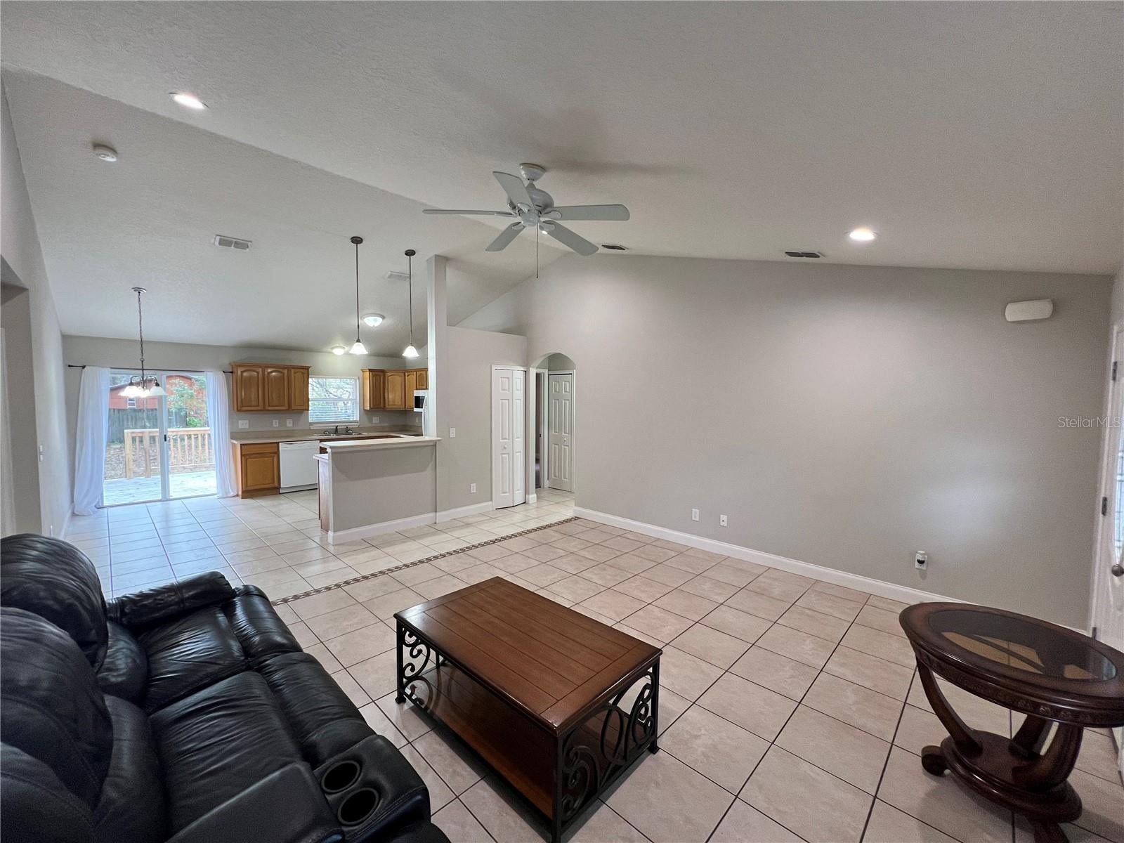 2336 W ORANGE ROAD