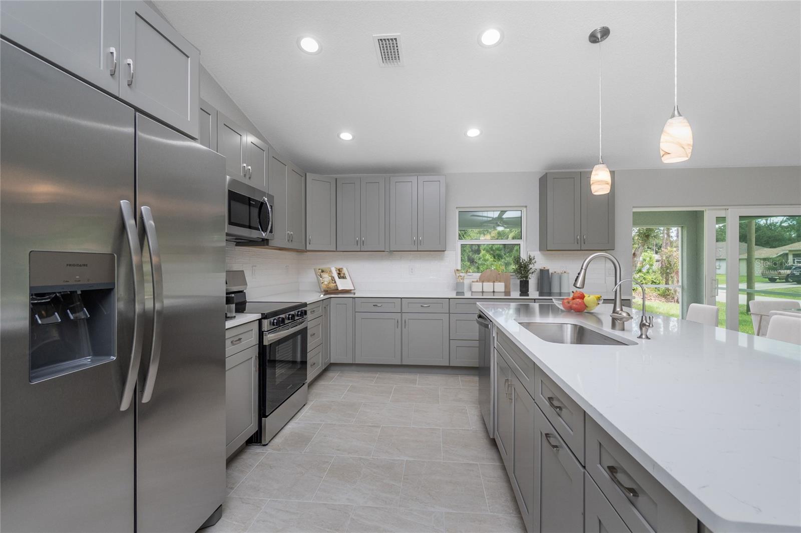 1586 - PORT CHARLOTTE SUB 32 - Residential