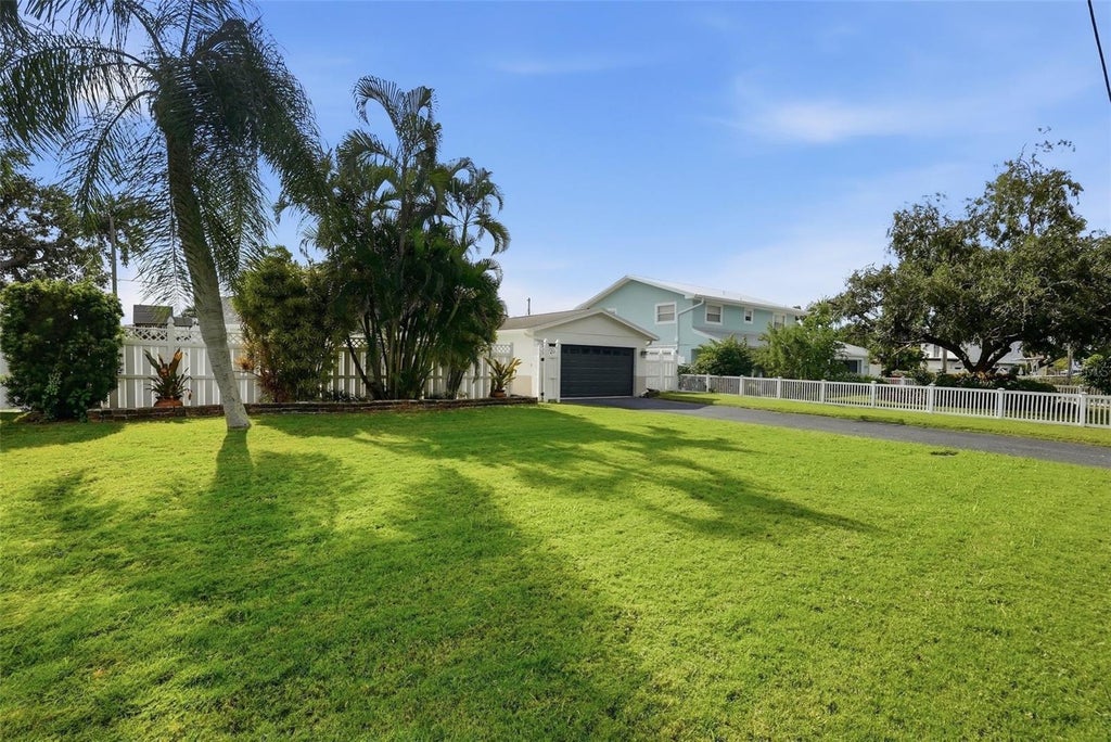 Photo of 5860 Bayshore Drive, Seminole, FL 33772 (MLS # TB8553998)