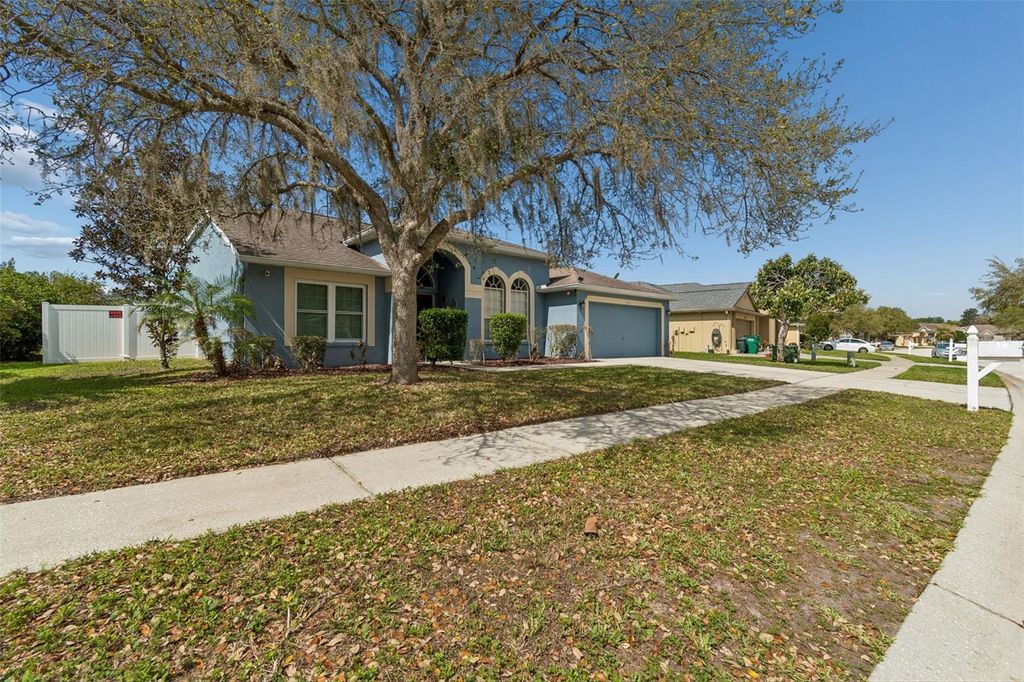 Photo of 5323 Bold Venture Place, Wesley Chapel, FL 33544 (MLS # TB8487835)