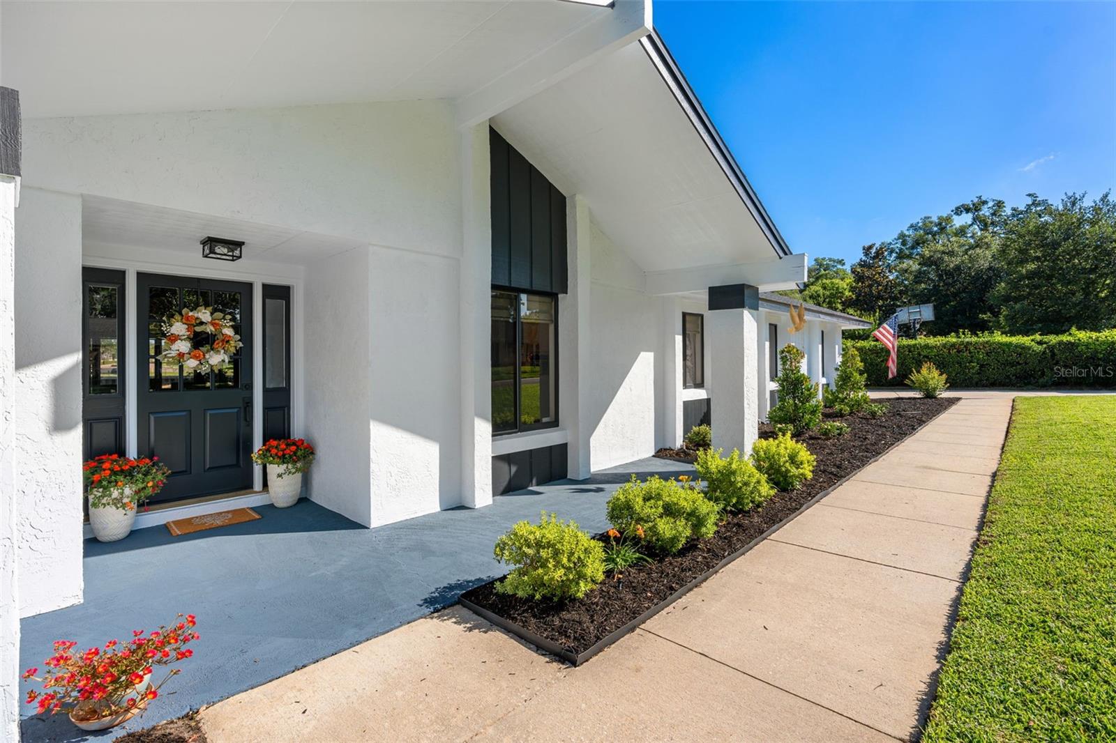457 FORESTWOOD LANE