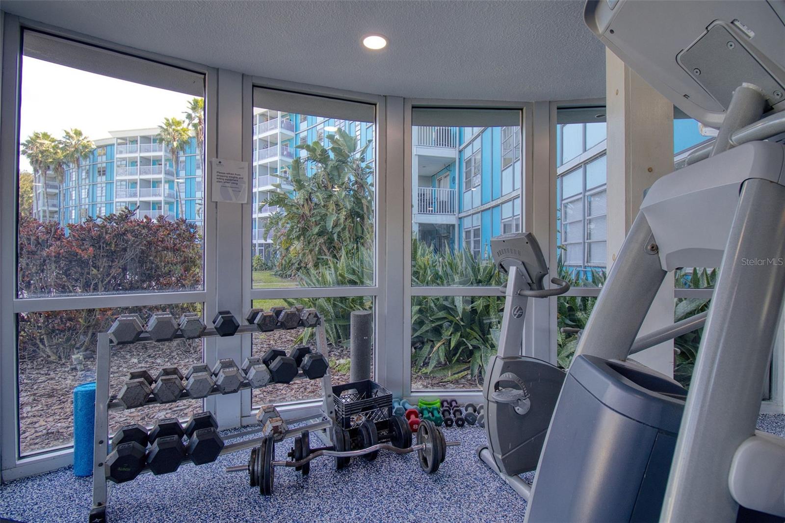 WAVE THE CONDO - Residential Lease