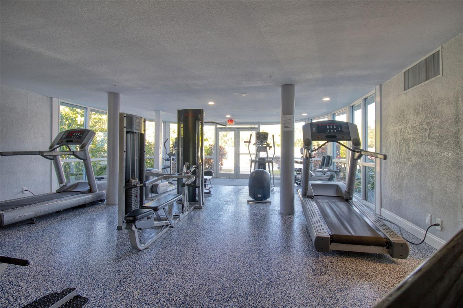 WAVE THE CONDO - Residential Lease