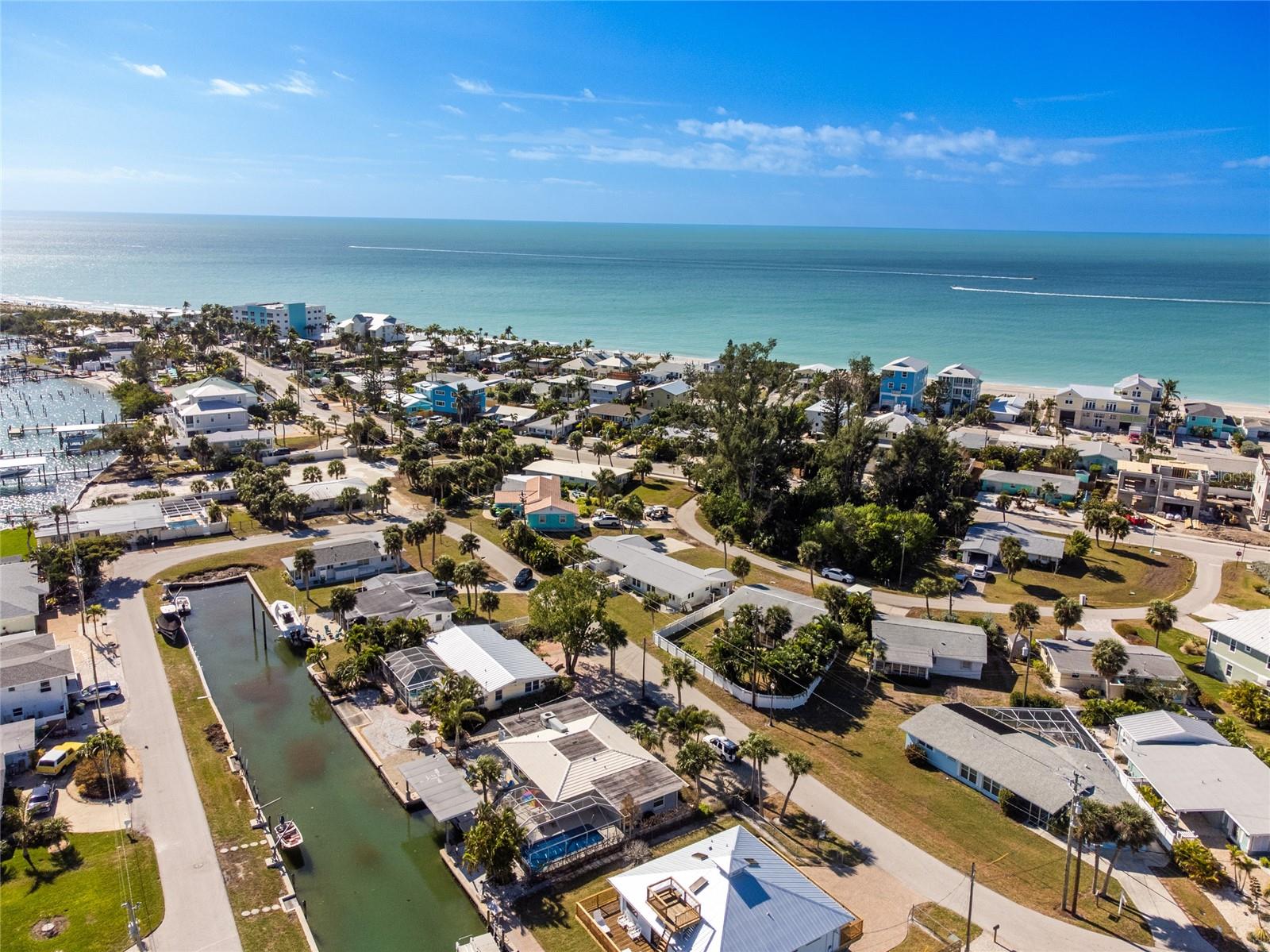 HOLIDAY SHORES - Land