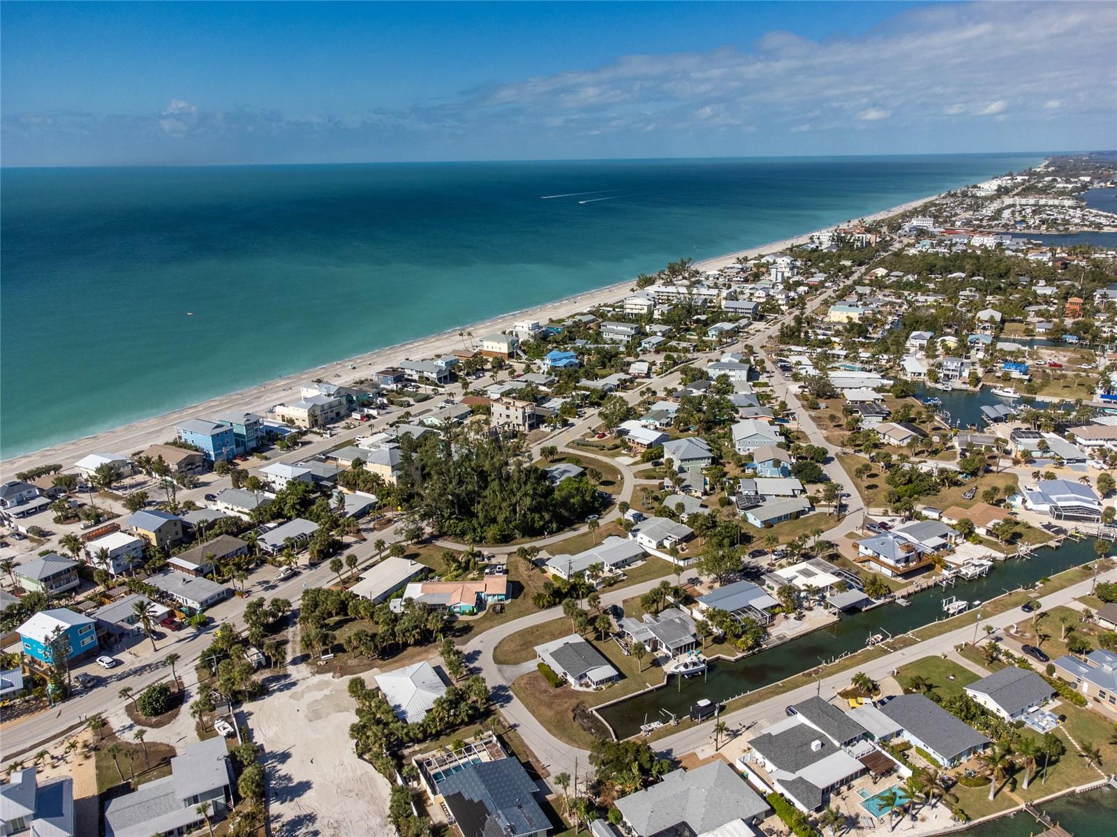 HOLIDAY SHORES - Land