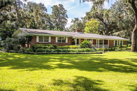 A home in LAKELAND