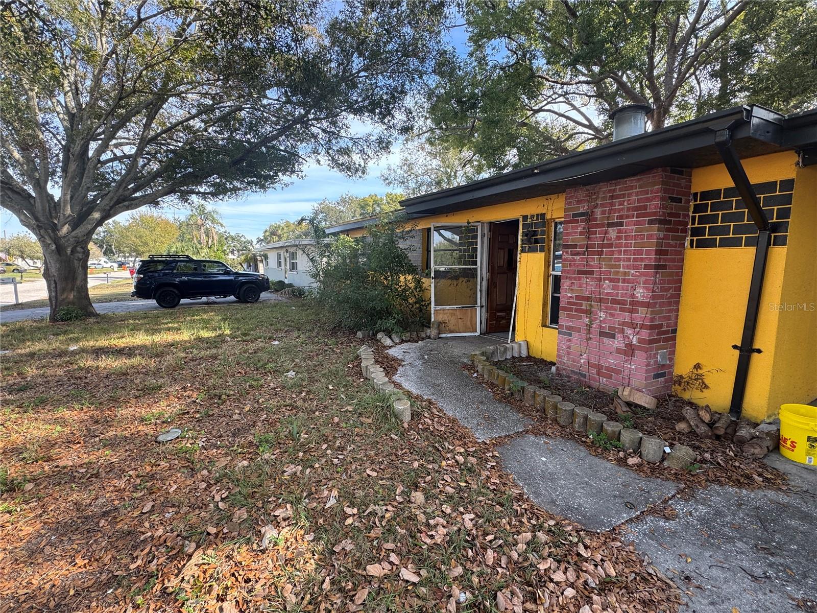 SUNSET GARDENS - Residential