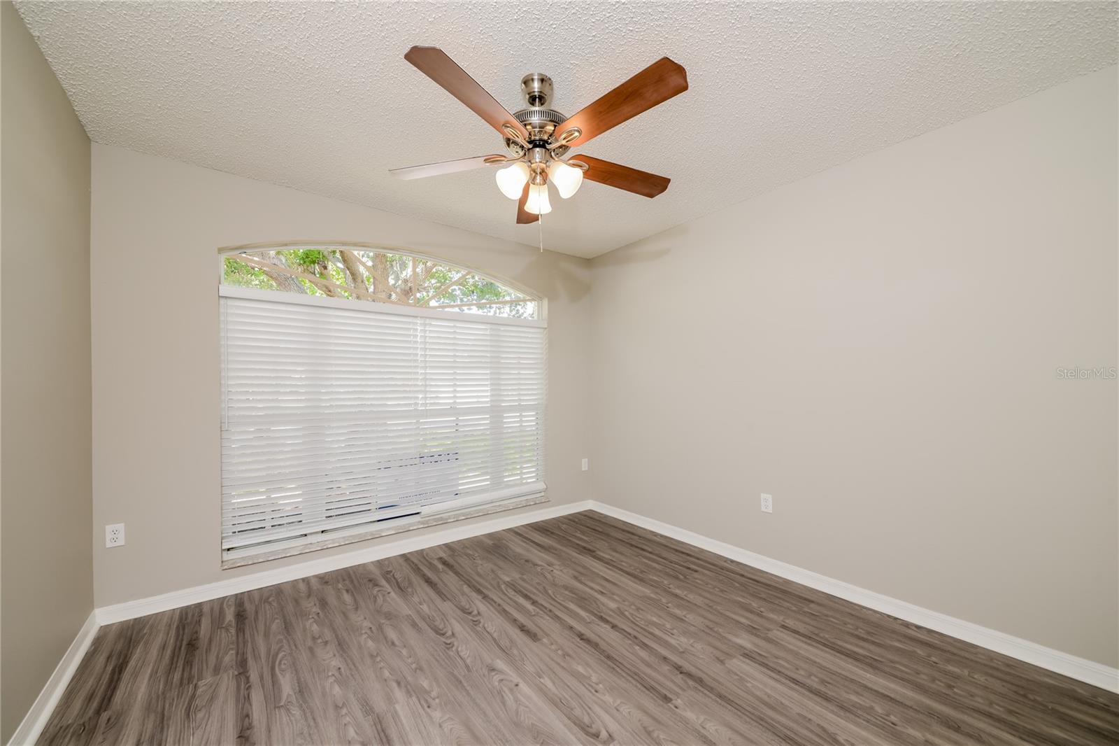 HEATHER LAKES UNIT XXXV - Residential Lease