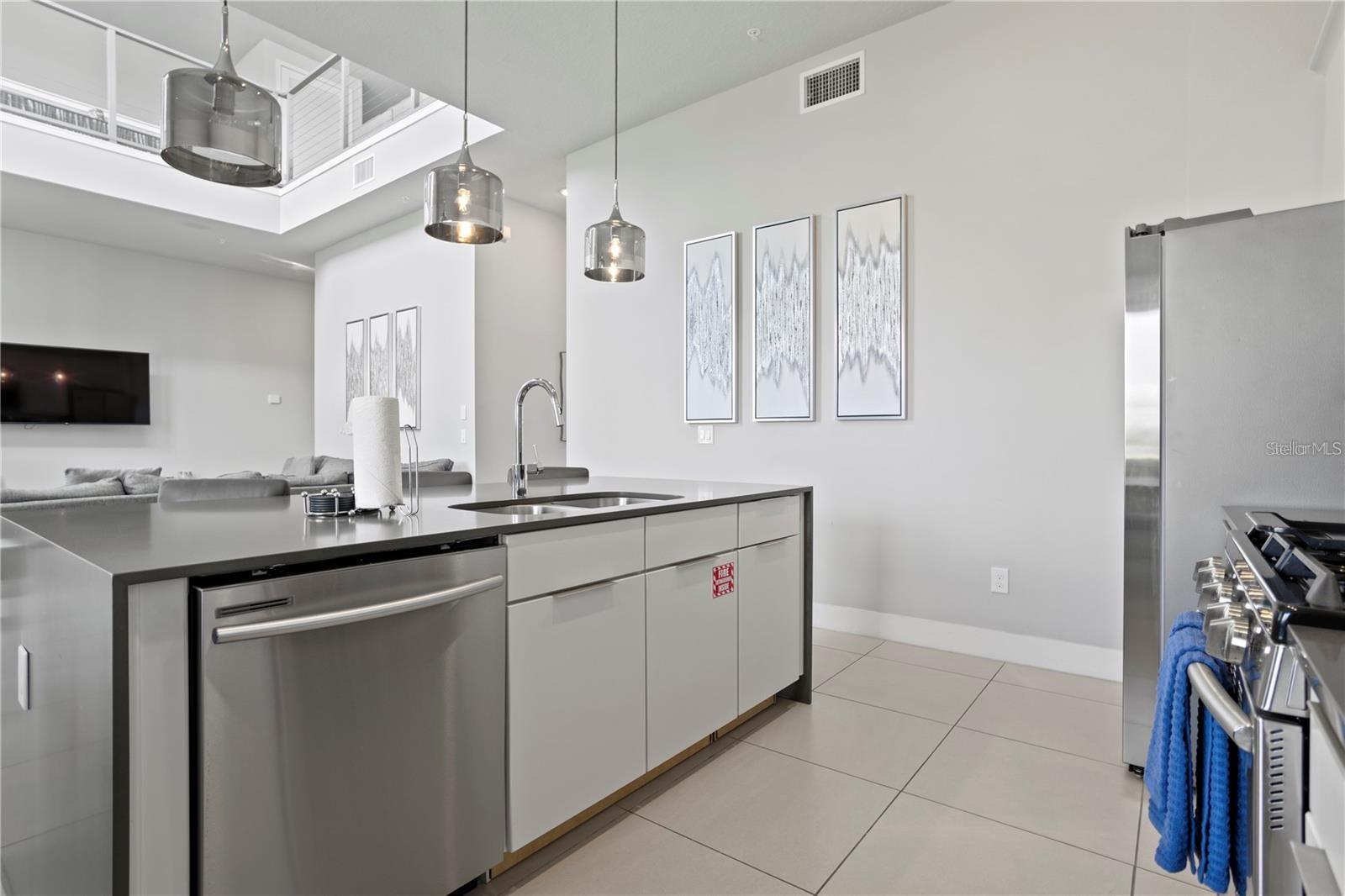 SPECTRUM AT REUNION CONDO PH 2A & 2B - Residential Lease