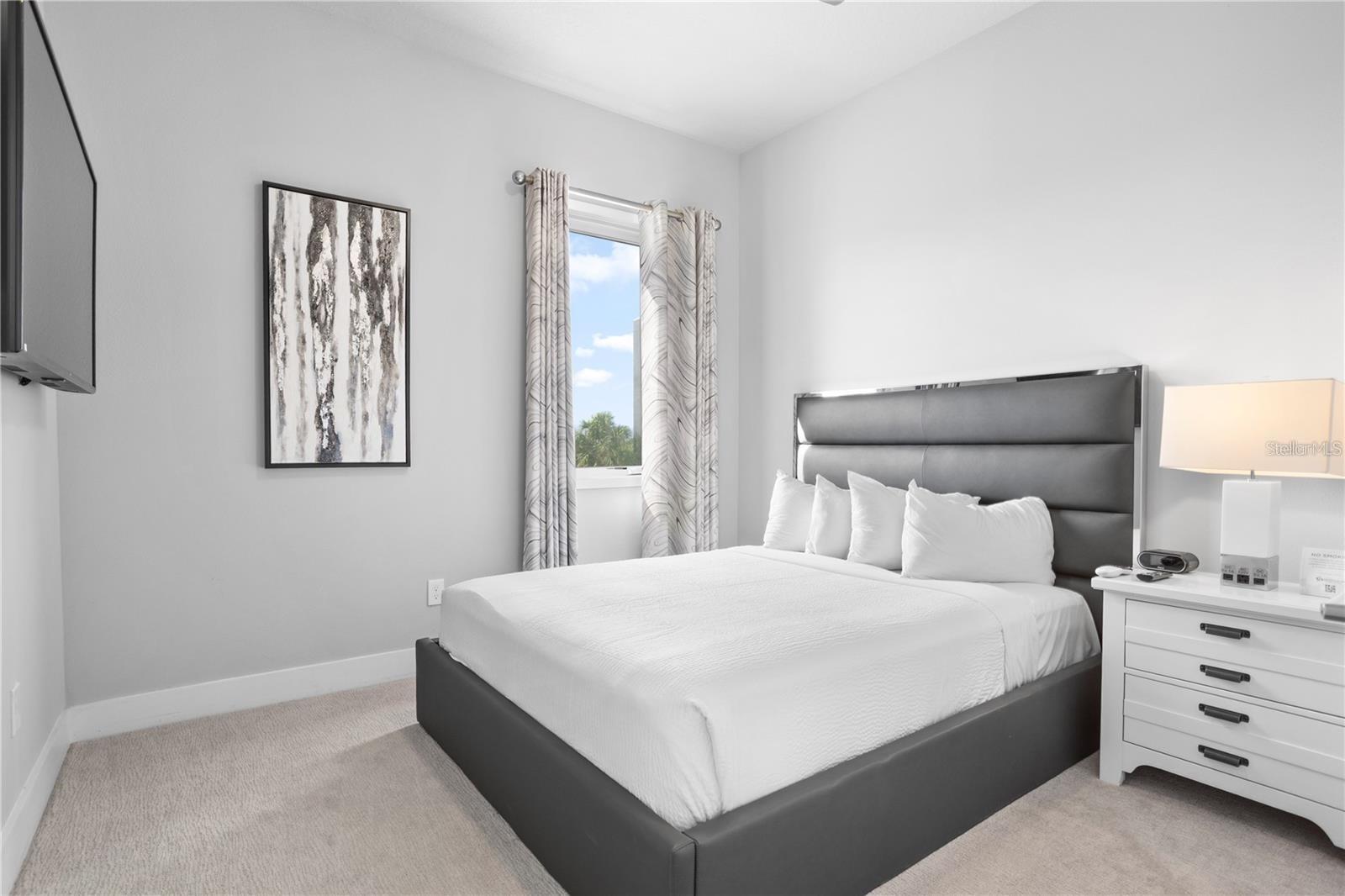 SPECTRUM AT REUNION CONDO PH 2A & 2B - Residential Lease