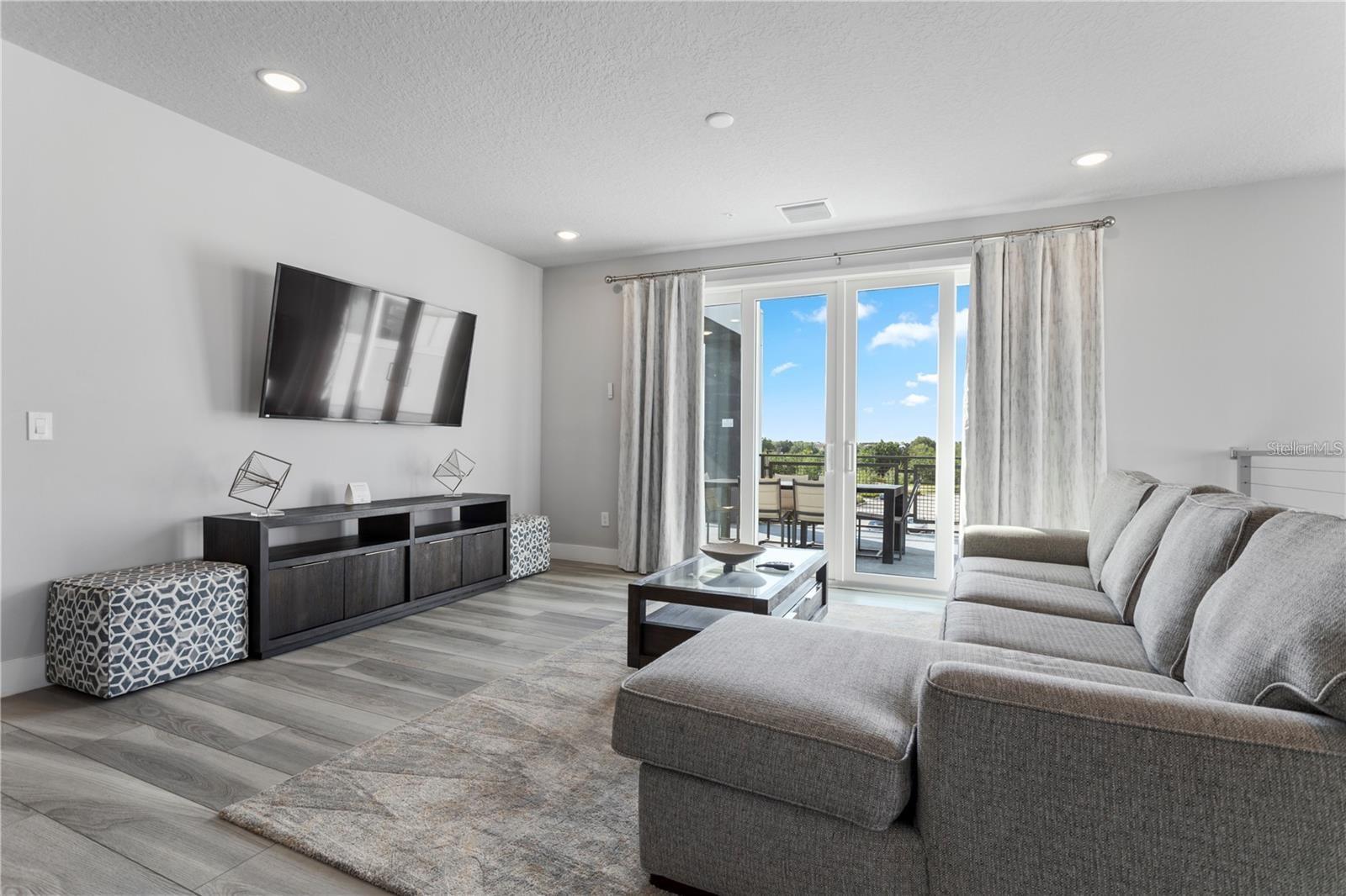 SPECTRUM AT REUNION CONDO PH 2A & 2B - Residential Lease