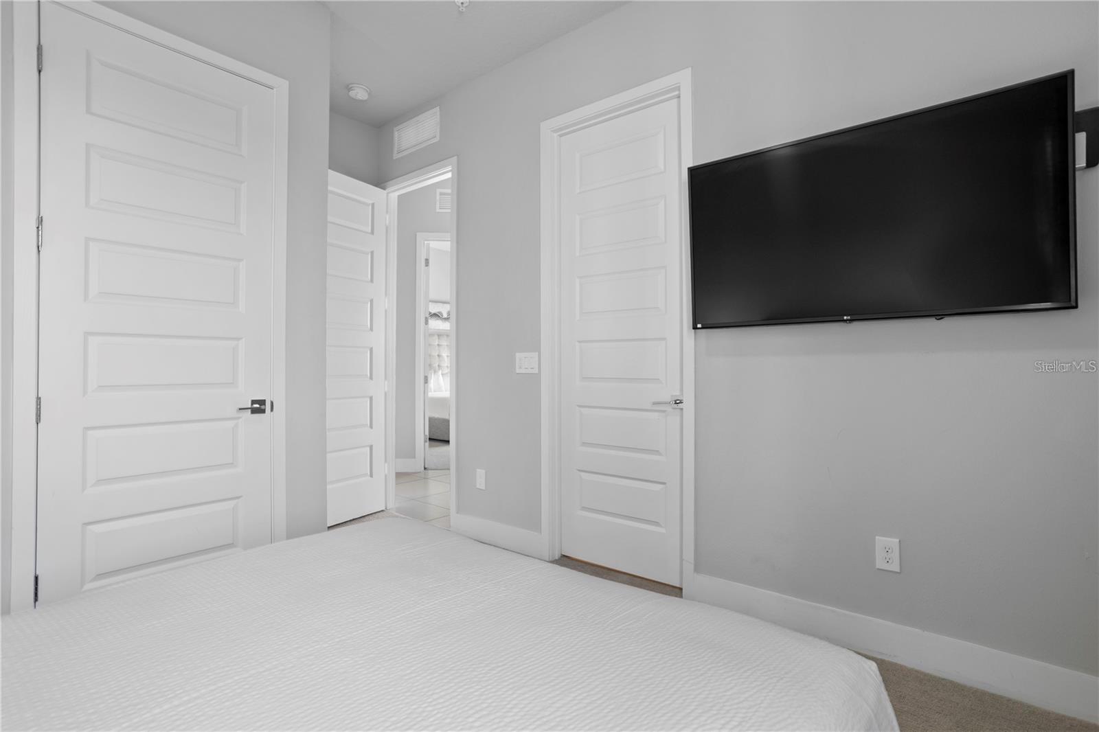 SPECTRUM AT REUNION CONDO PH 2A & 2B - Residential Lease