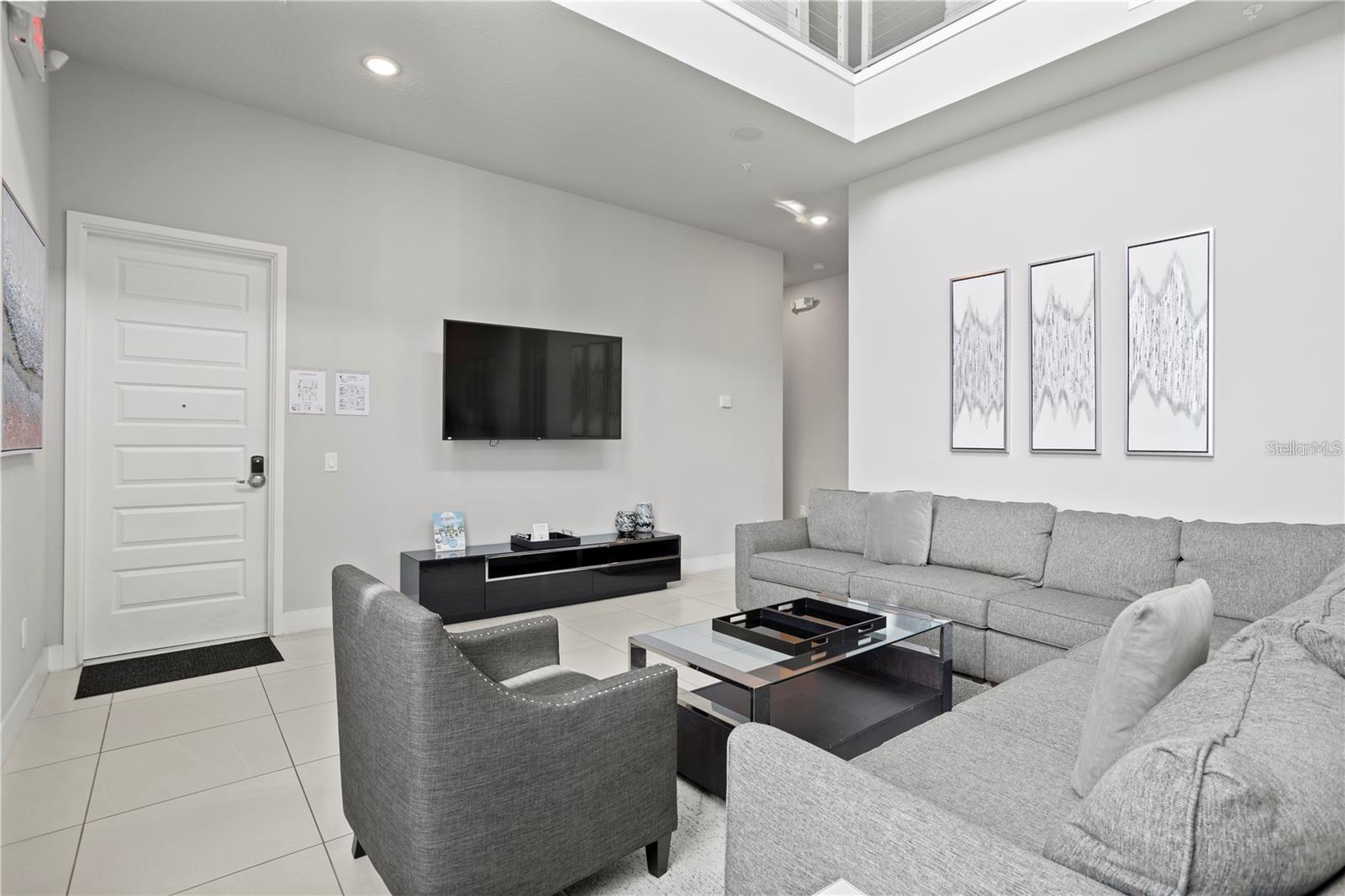 SPECTRUM AT REUNION CONDO PH 2A & 2B - Residential Lease