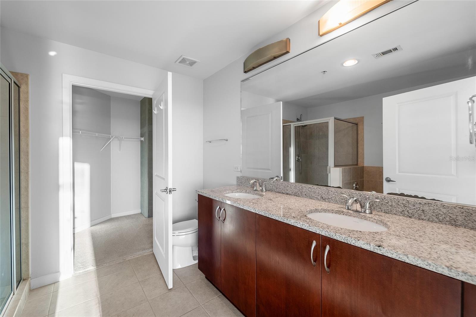 SKYPOINT A CONDO - Residential