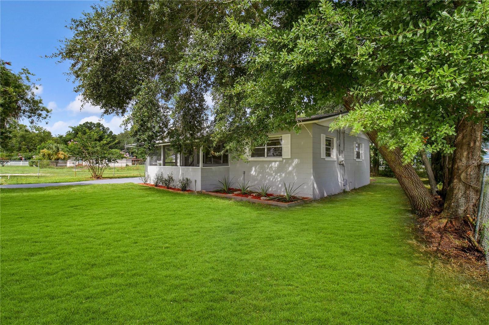 2218 SOUTHWEST ROAD