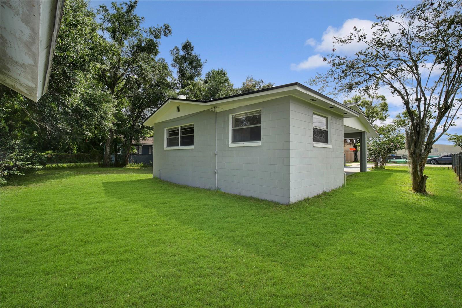 2218 SOUTHWEST ROAD