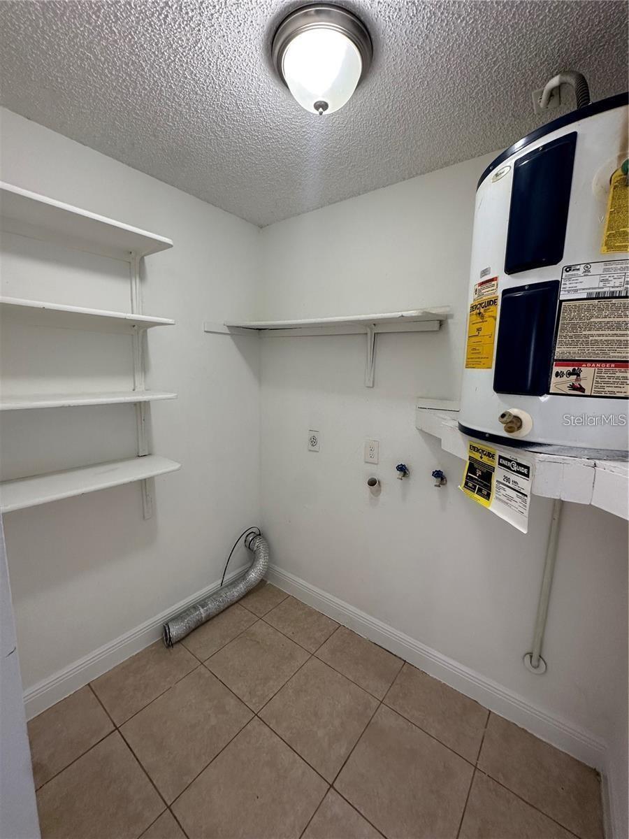 GOLFVIEW MANOR - Residential Lease