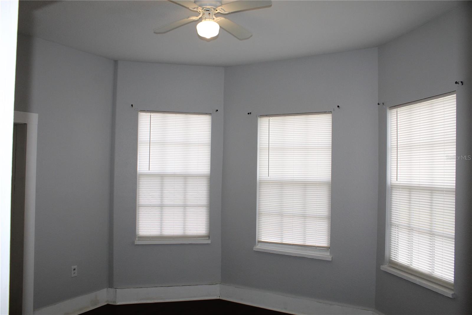 LEESBURG - Commercial Sale