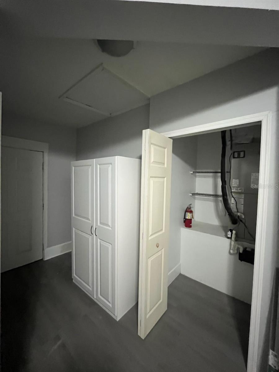 LEESBURG - Commercial Sale