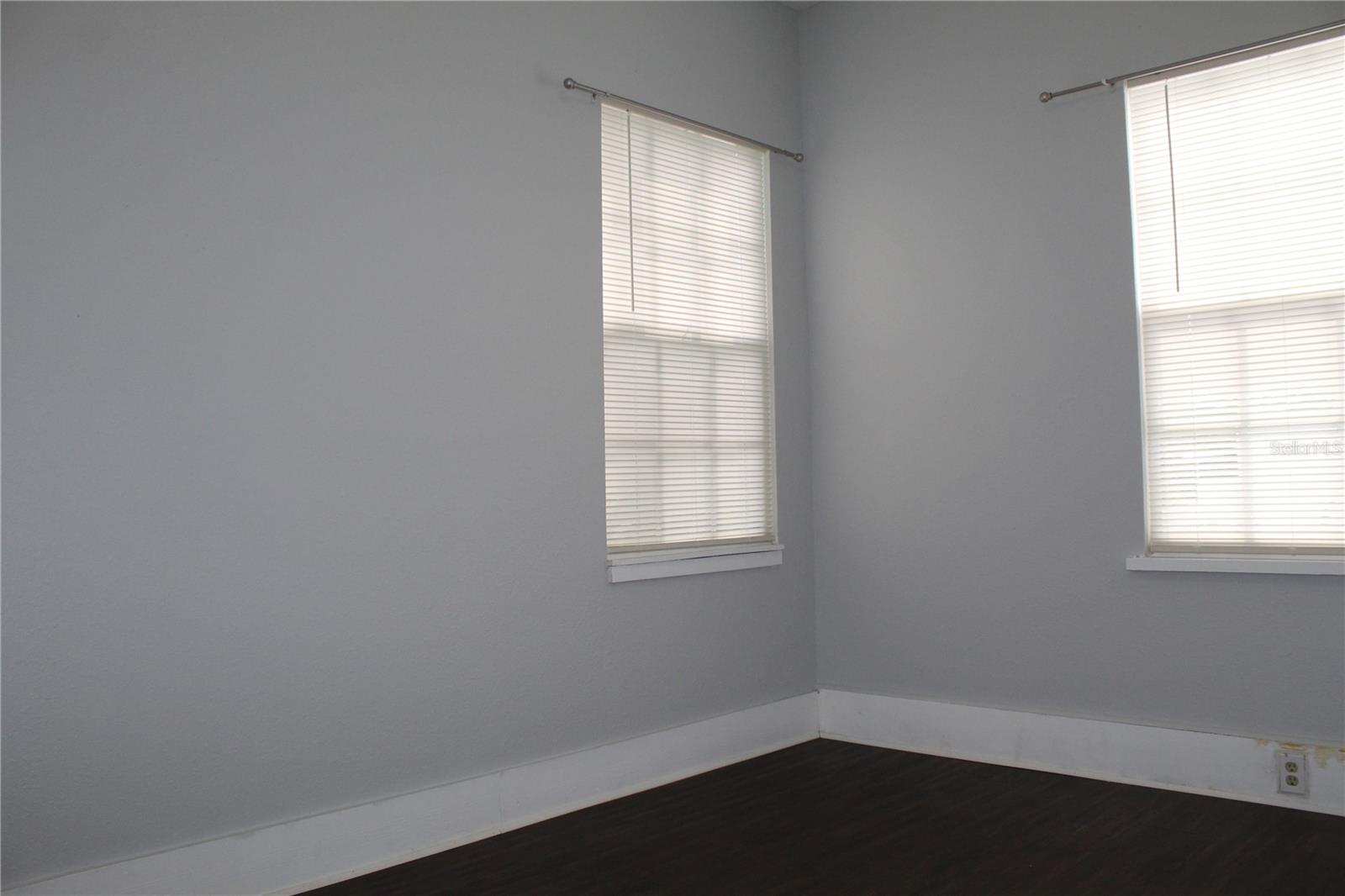 LEESBURG - Commercial Sale