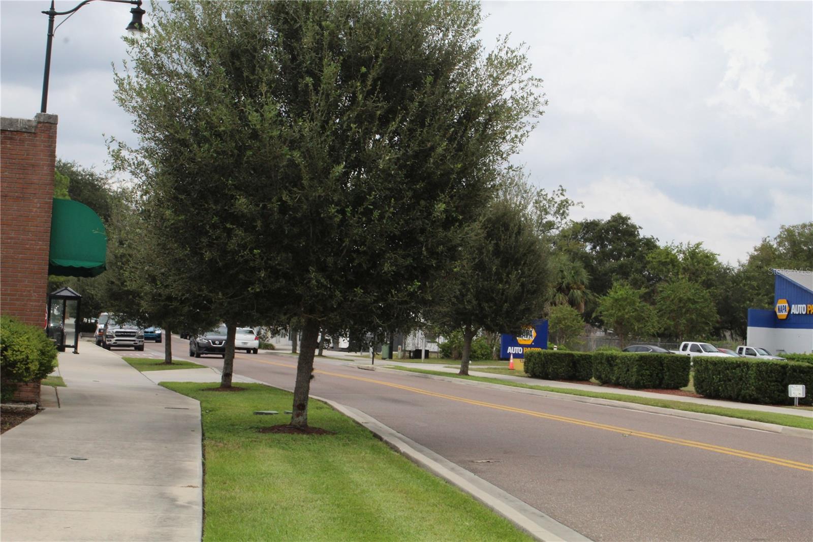 LEESBURG - Commercial Sale