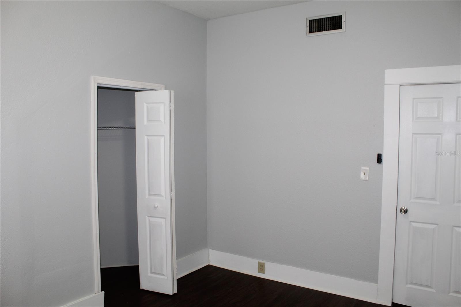 LEESBURG - Commercial Sale