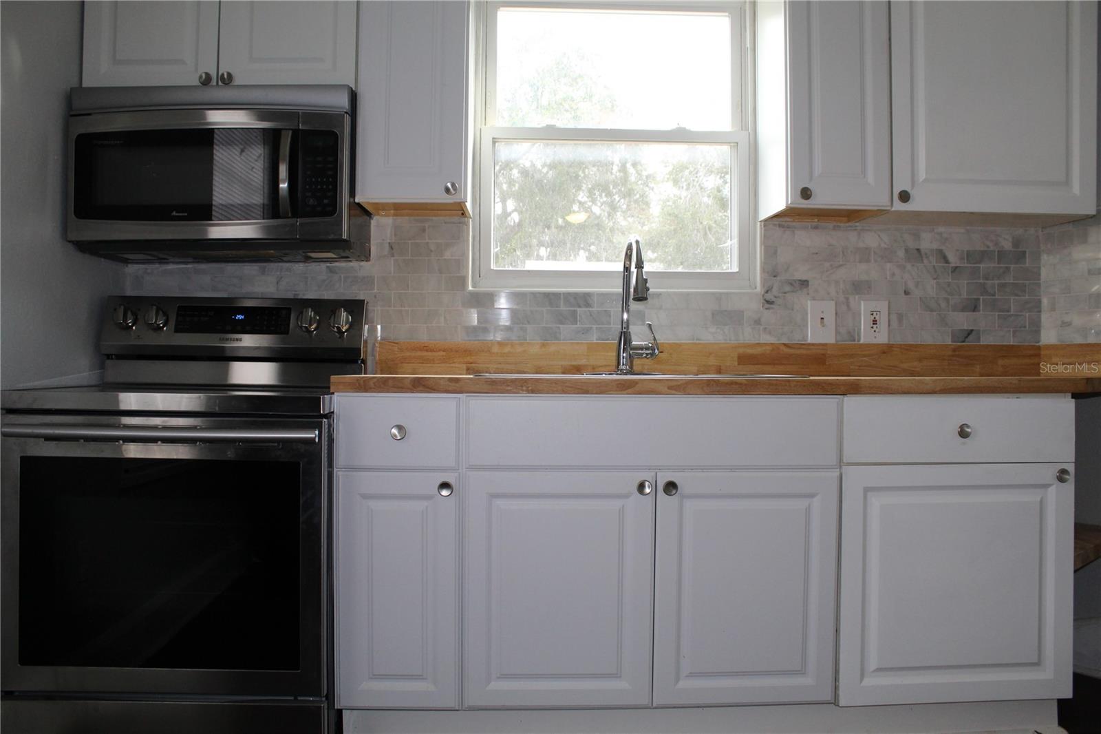 LEESBURG - Commercial Sale