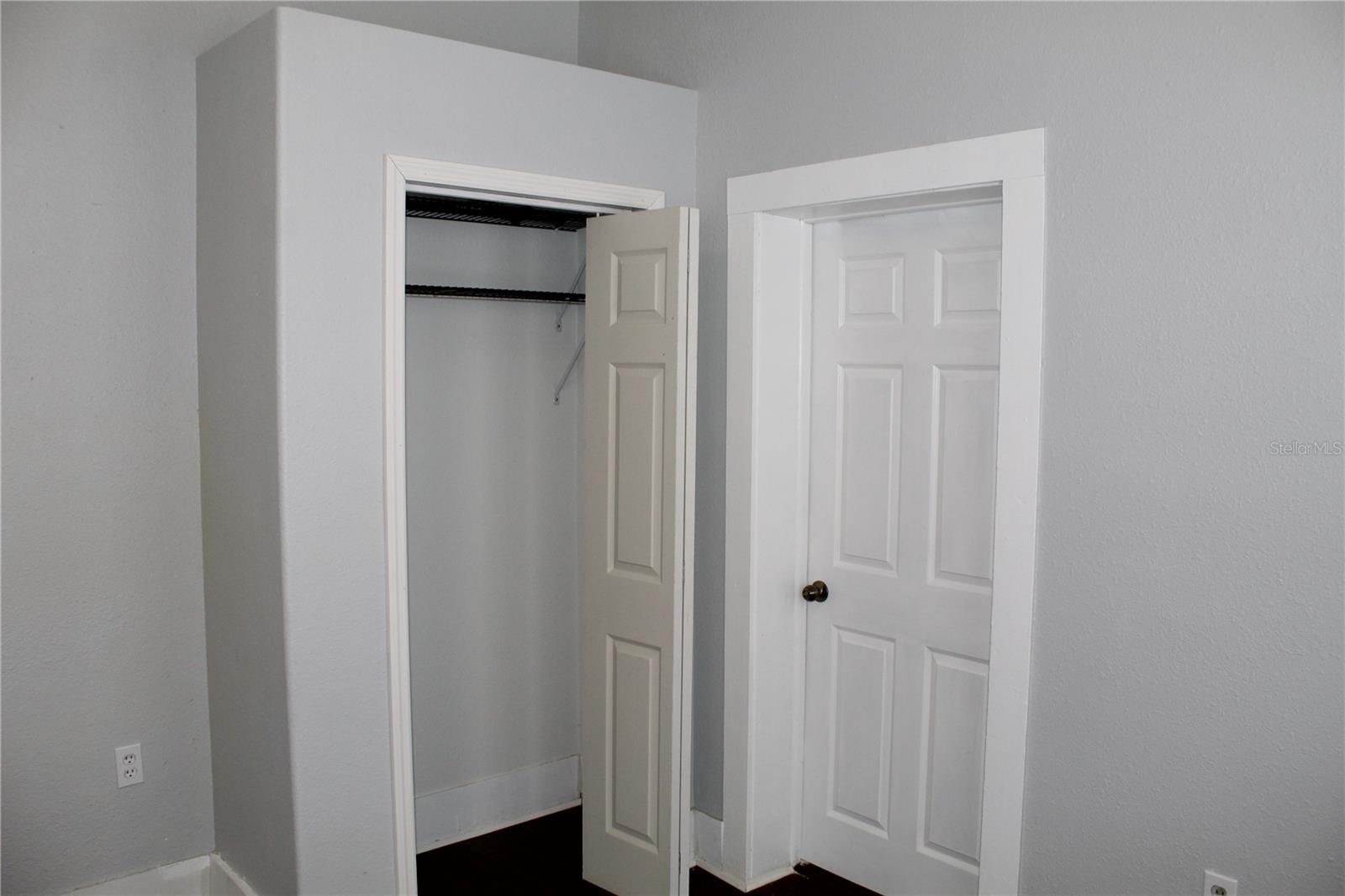 LEESBURG - Commercial Sale