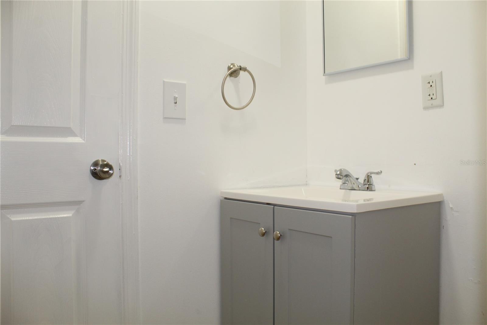 LEESBURG - Commercial Sale