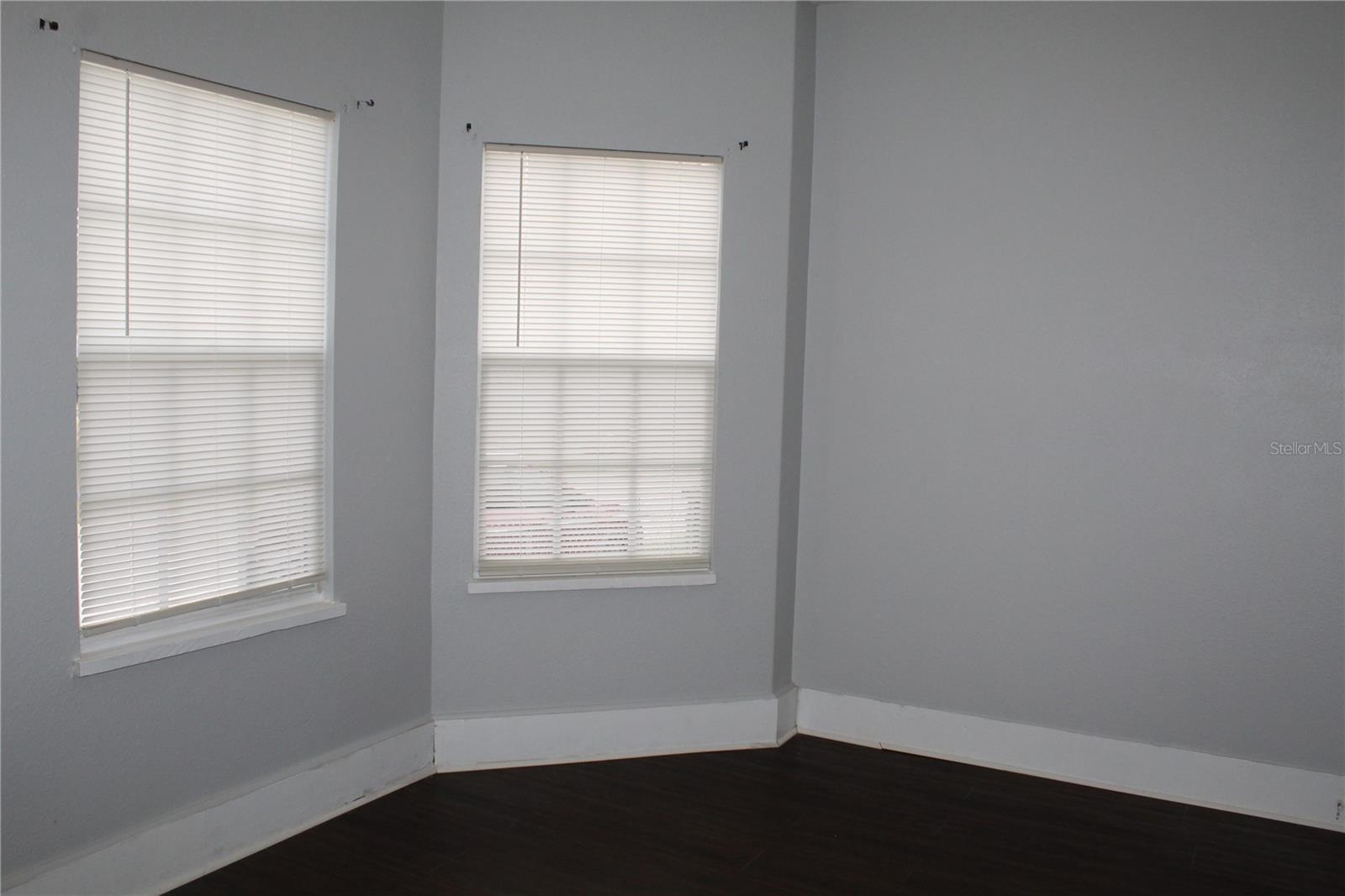 LEESBURG - Commercial Sale