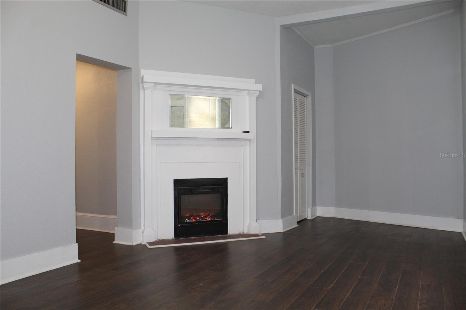 LEESBURG - Commercial Sale