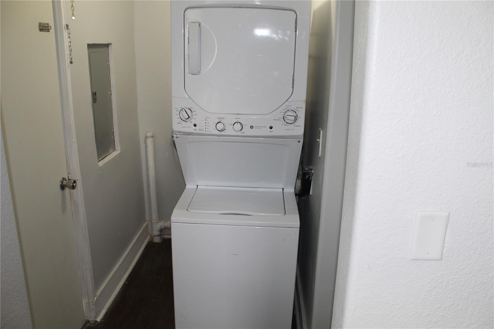 LEESBURG - Commercial Sale