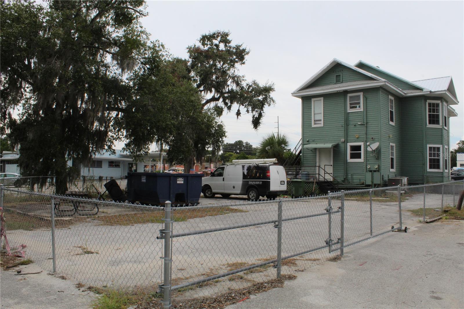 LEESBURG - Commercial Sale