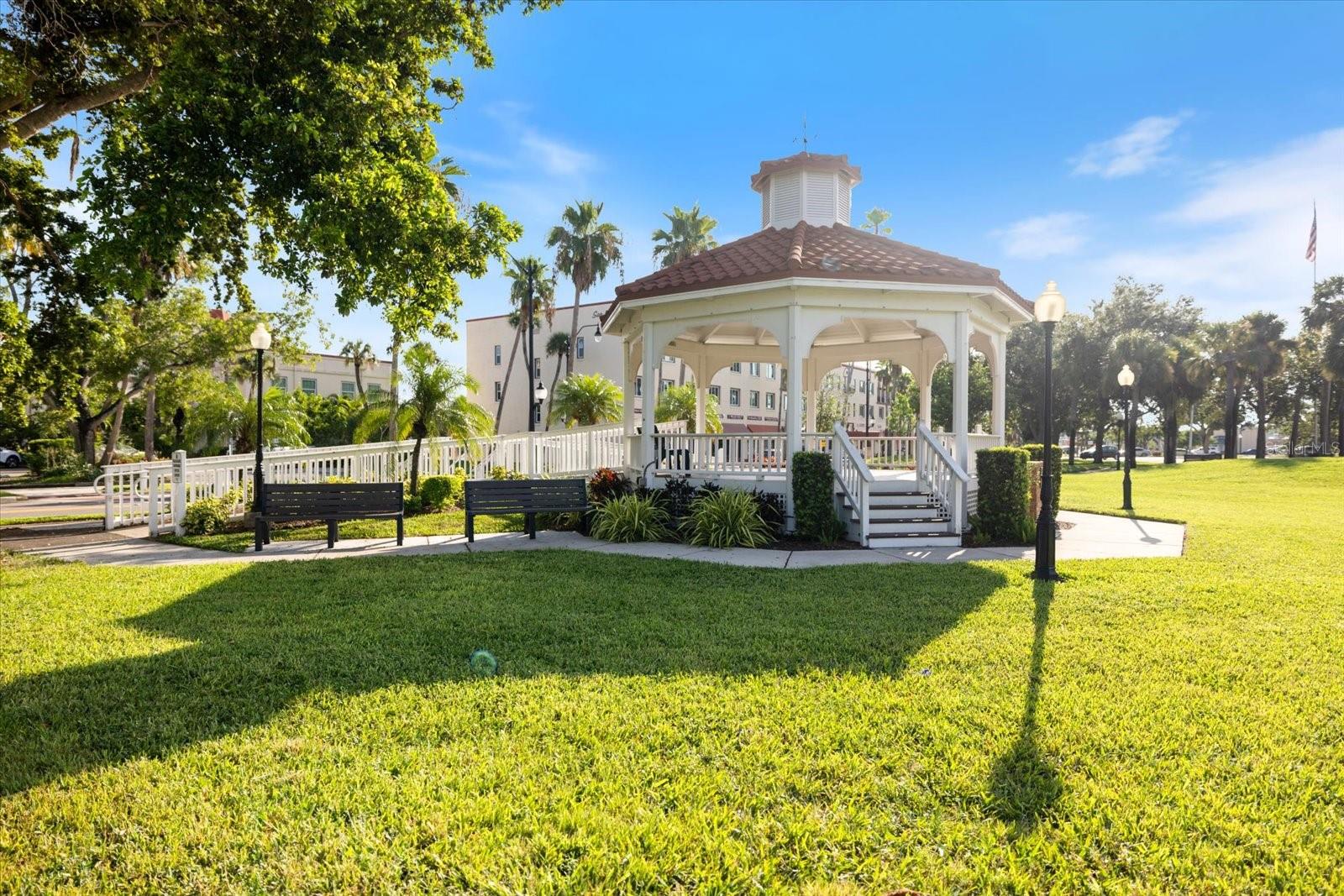 MISSION LAKES - Residential